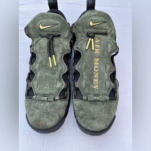 Nike Air More Money Q’s currency pack- sequoia/metallic gold-black
